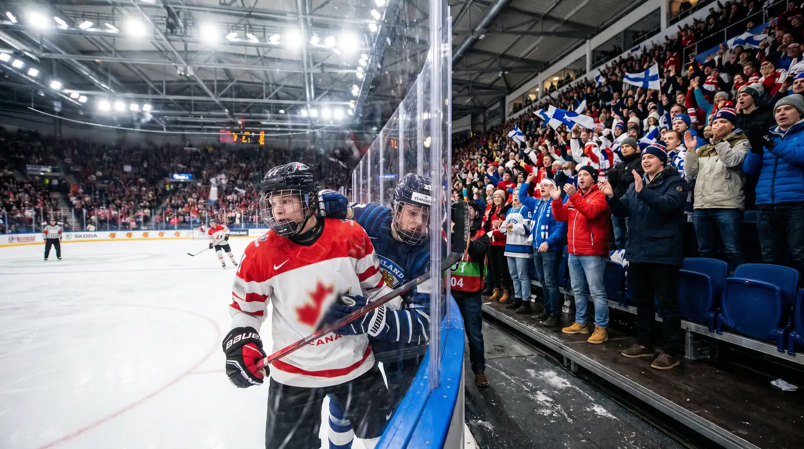 WJC gold medal game between Canada and USA U20 teams in a tight third period